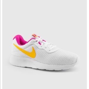 Nike Tanjum Shoes 👟